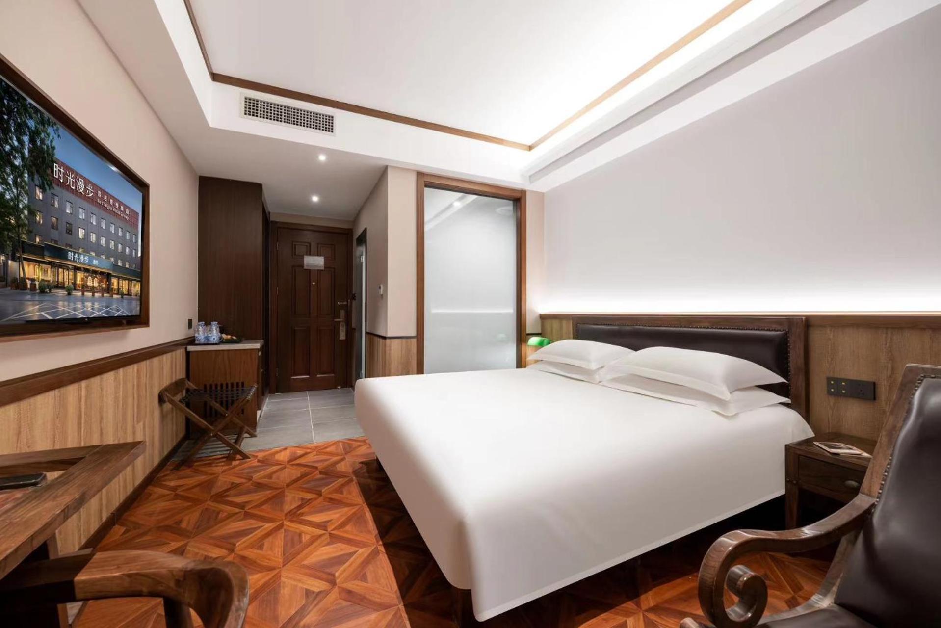 Nost Algia Hotel Near Beijing Panjiayuan Antique Market- Beijing Happy Valley, Cbd, China Zun And Sanlitun, Tian'Anmen Square, Free Ice Cream, Mineral Water, Coffee, Snacks And Laundry Service, Free Gymnastic, English Communication Well מראה חיצוני תמונה