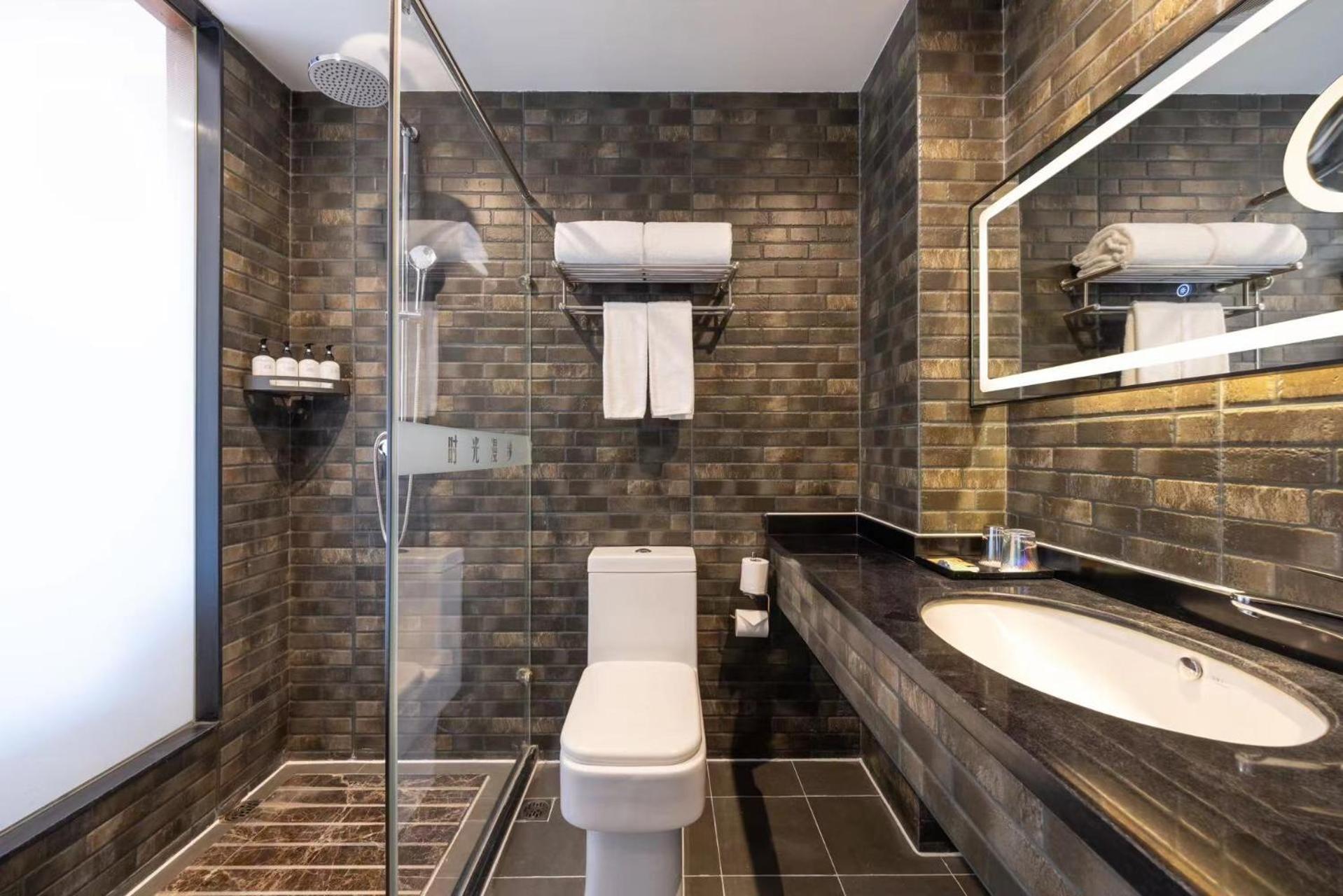 Nost Algia Hotel Near Beijing Panjiayuan Antique Market- Beijing Happy Valley, Cbd, China Zun And Sanlitun, Tian'Anmen Square, Free Ice Cream, Mineral Water, Coffee, Snacks And Laundry Service, Free Gymnastic, English Communication Well מראה חיצוני תמונה