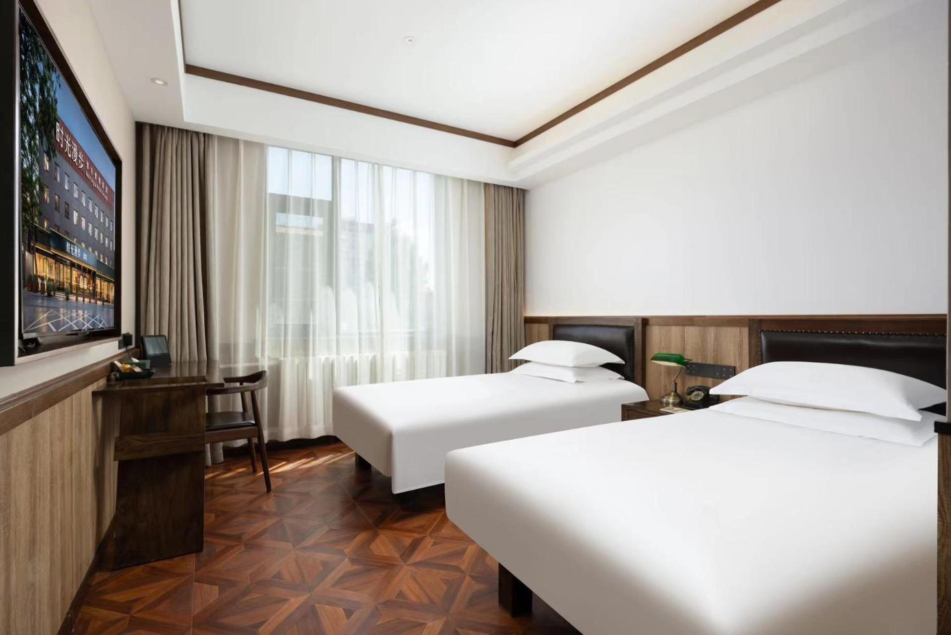 Nost Algia Hotel Near Beijing Panjiayuan Antique Market- Beijing Happy Valley, Cbd, China Zun And Sanlitun, Tian'Anmen Square, Free Ice Cream, Mineral Water, Coffee, Snacks And Laundry Service, Free Gymnastic, English Communication Well מראה חיצוני תמונה