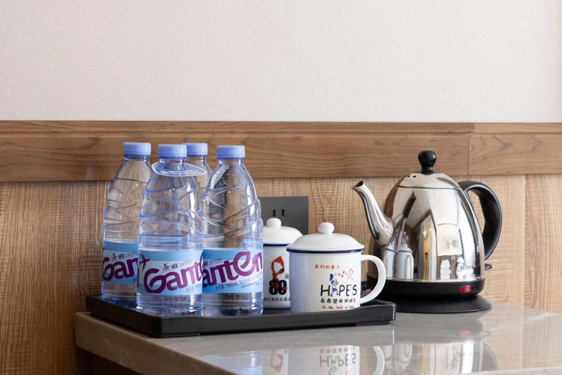 Nost Algia Hotel Near Beijing Panjiayuan Antique Market- Beijing Happy Valley, Cbd, China Zun And Sanlitun, Tian'Anmen Square, Free Ice Cream, Mineral Water, Coffee, Snacks And Laundry Service, Free Gymnastic, English Communication Well מראה חיצוני תמונה