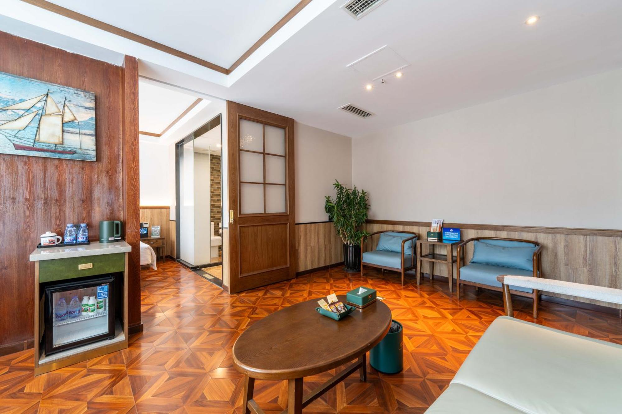 Nost Algia Hotel Near Beijing Panjiayuan Antique Market- Beijing Happy Valley, Cbd, China Zun And Sanlitun, Tian'Anmen Square, Free Ice Cream, Mineral Water, Coffee, Snacks And Laundry Service, Free Gymnastic, English Communication Well מראה חיצוני תמונה