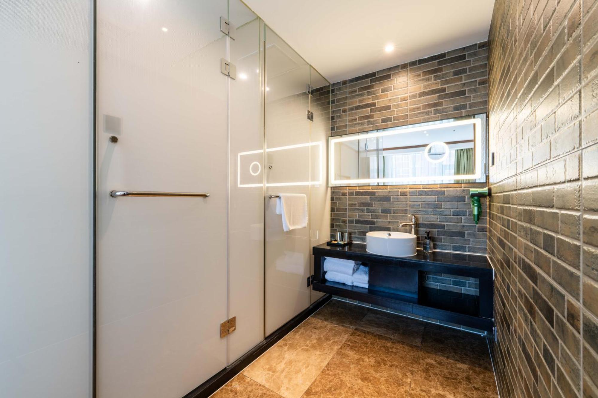 Nost Algia Hotel Near Beijing Panjiayuan Antique Market- Beijing Happy Valley, Cbd, China Zun And Sanlitun, Tian'Anmen Square, Free Ice Cream, Mineral Water, Coffee, Snacks And Laundry Service, Free Gymnastic, English Communication Well מראה חיצוני תמונה