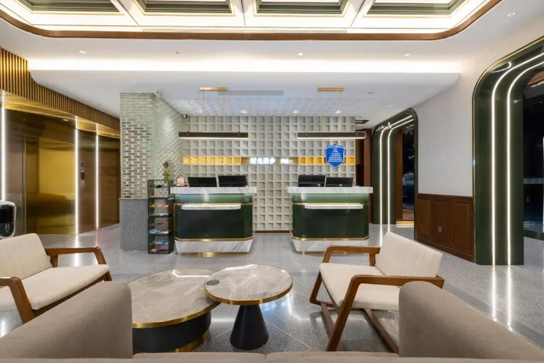 Nost Algia Hotel Near Beijing Panjiayuan Antique Market- Beijing Happy Valley, Cbd, China Zun And Sanlitun, Tian'Anmen Square, Free Ice Cream, Mineral Water, Coffee, Snacks And Laundry Service, Free Gymnastic, English Communication Well מראה חיצוני תמונה