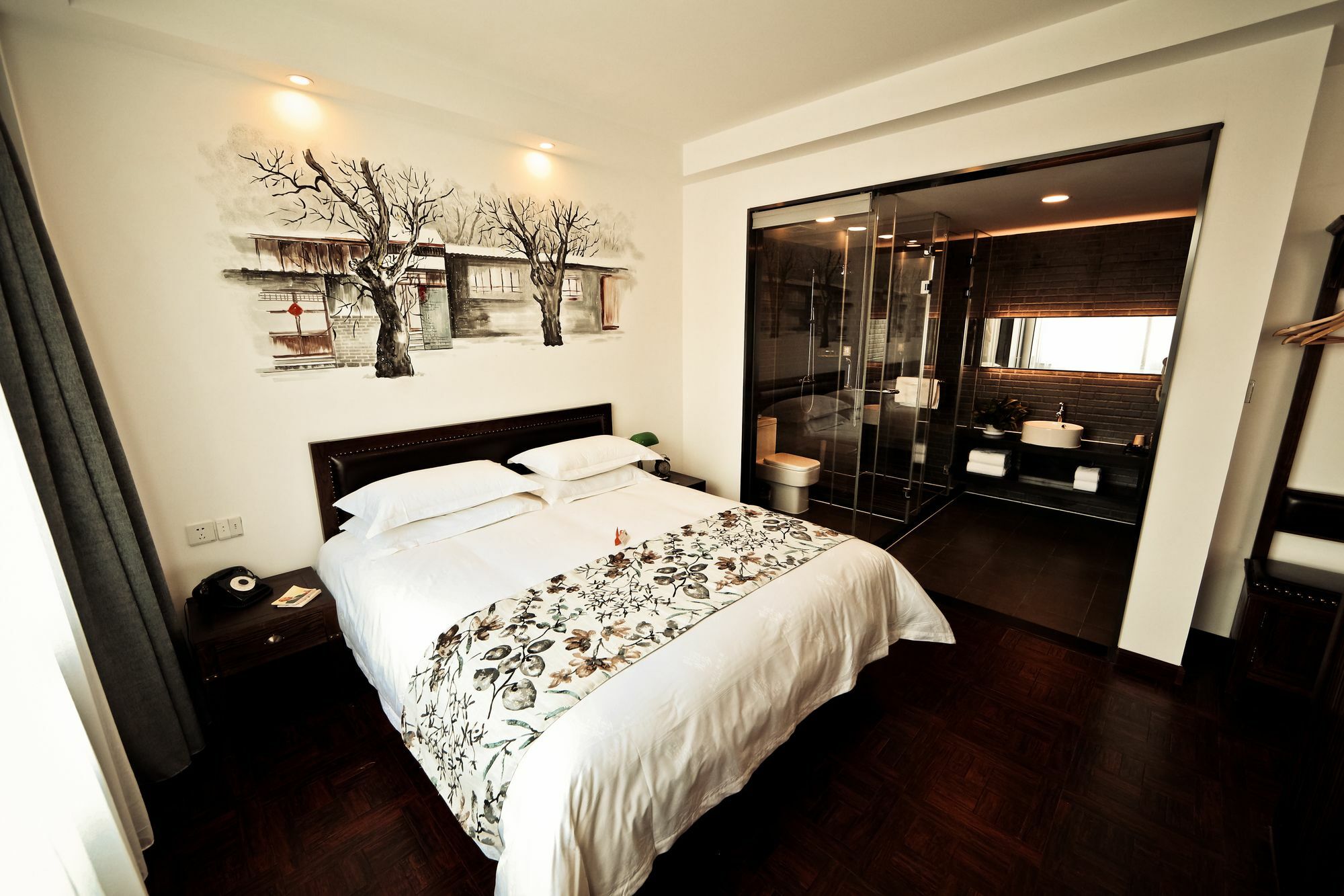 Nost Algia Hotel Near Beijing Panjiayuan Antique Market- Beijing Happy Valley, Cbd, China Zun And Sanlitun, Tian'Anmen Square, Free Ice Cream, Mineral Water, Coffee, Snacks And Laundry Service, Free Gymnastic, English Communication Well מראה חיצוני תמונה