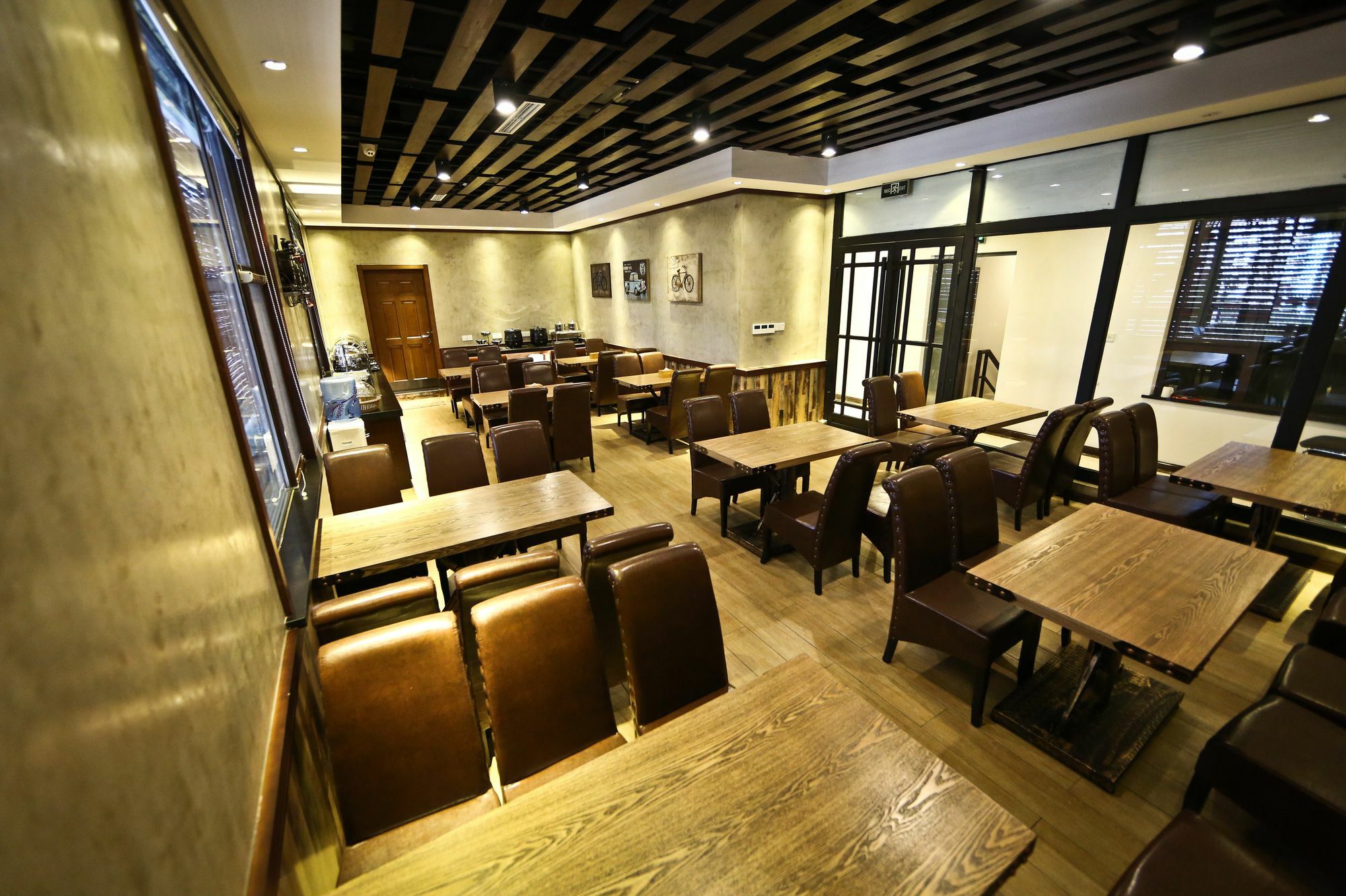 Nost Algia Hotel Near Beijing Panjiayuan Antique Market- Beijing Happy Valley, Cbd, China Zun And Sanlitun, Tian'Anmen Square, Free Ice Cream, Mineral Water, Coffee, Snacks And Laundry Service, Free Gymnastic, English Communication Well מראה חיצוני תמונה