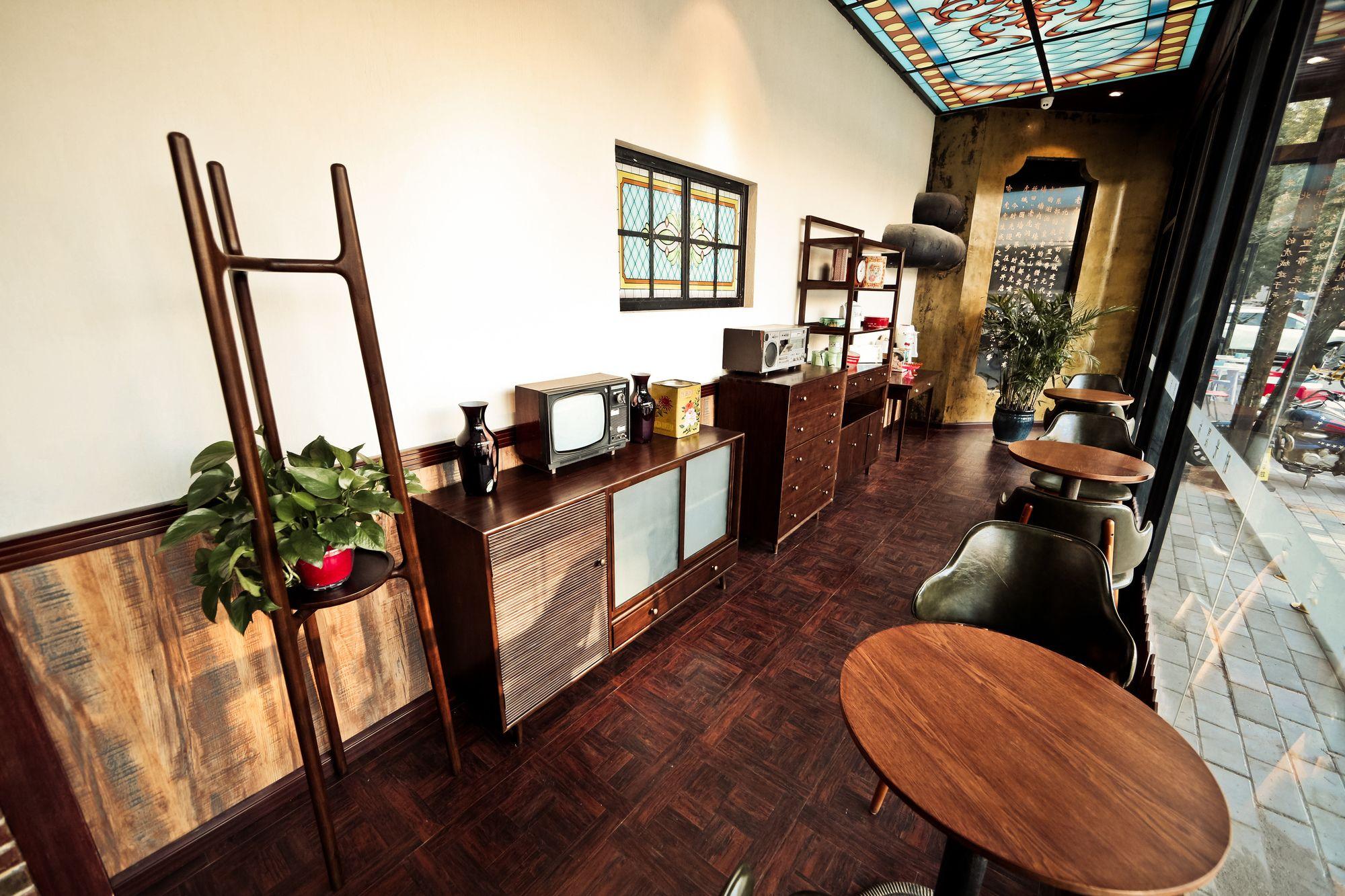 Nost Algia Hotel Near Beijing Panjiayuan Antique Market- Beijing Happy Valley, Cbd, China Zun And Sanlitun, Tian'Anmen Square, Free Ice Cream, Mineral Water, Coffee, Snacks And Laundry Service, Free Gymnastic, English Communication Well מראה חיצוני תמונה