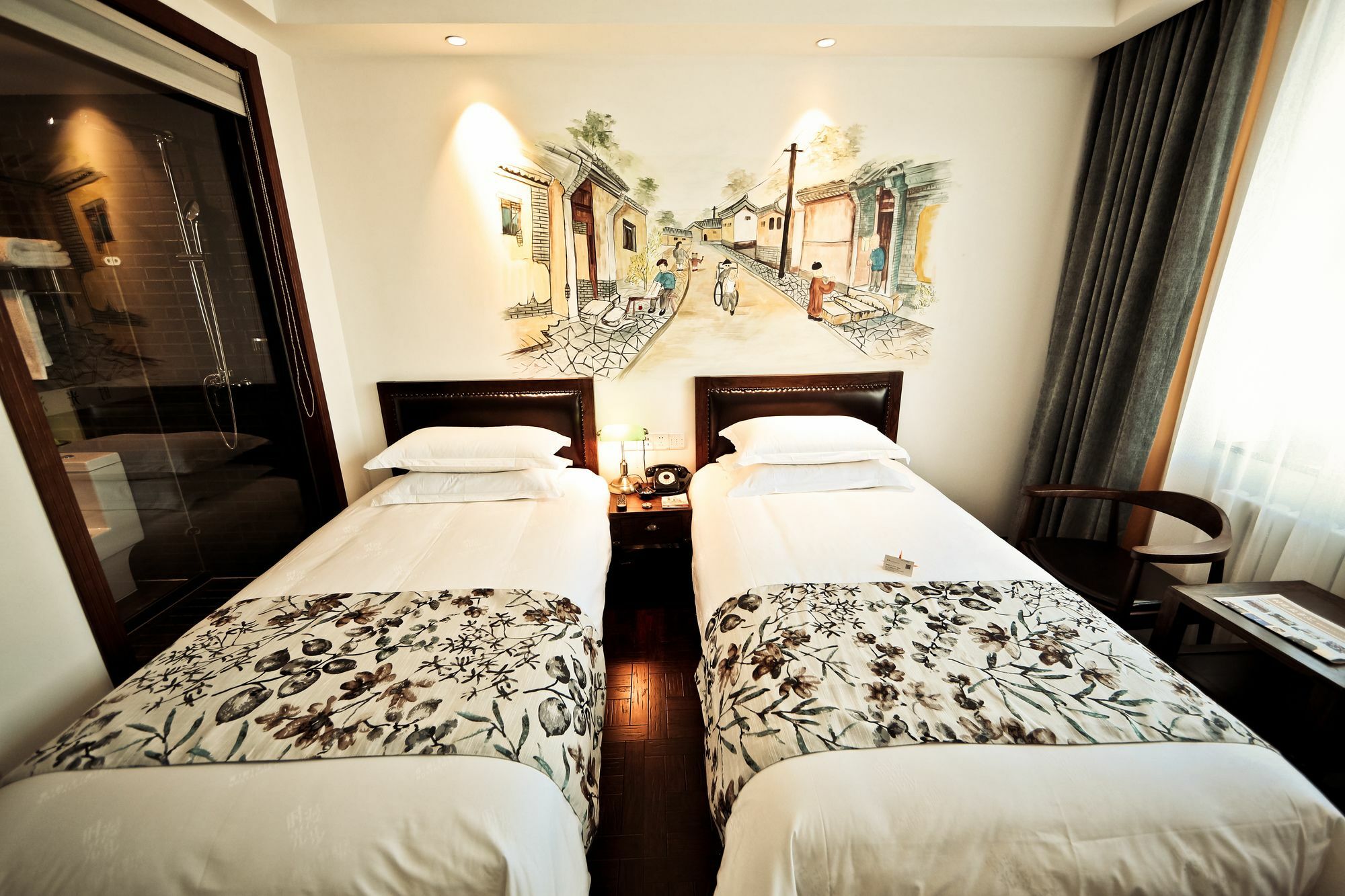 Nost Algia Hotel Near Beijing Panjiayuan Antique Market- Beijing Happy Valley, Cbd, China Zun And Sanlitun, Tian'Anmen Square, Free Ice Cream, Mineral Water, Coffee, Snacks And Laundry Service, Free Gymnastic, English Communication Well מראה חיצוני תמונה