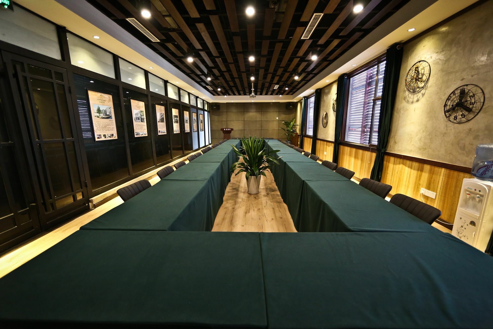 Nost Algia Hotel Near Beijing Panjiayuan Antique Market- Beijing Happy Valley, Cbd, China Zun And Sanlitun, Tian'Anmen Square, Free Ice Cream, Mineral Water, Coffee, Snacks And Laundry Service, Free Gymnastic, English Communication Well מראה חיצוני תמונה