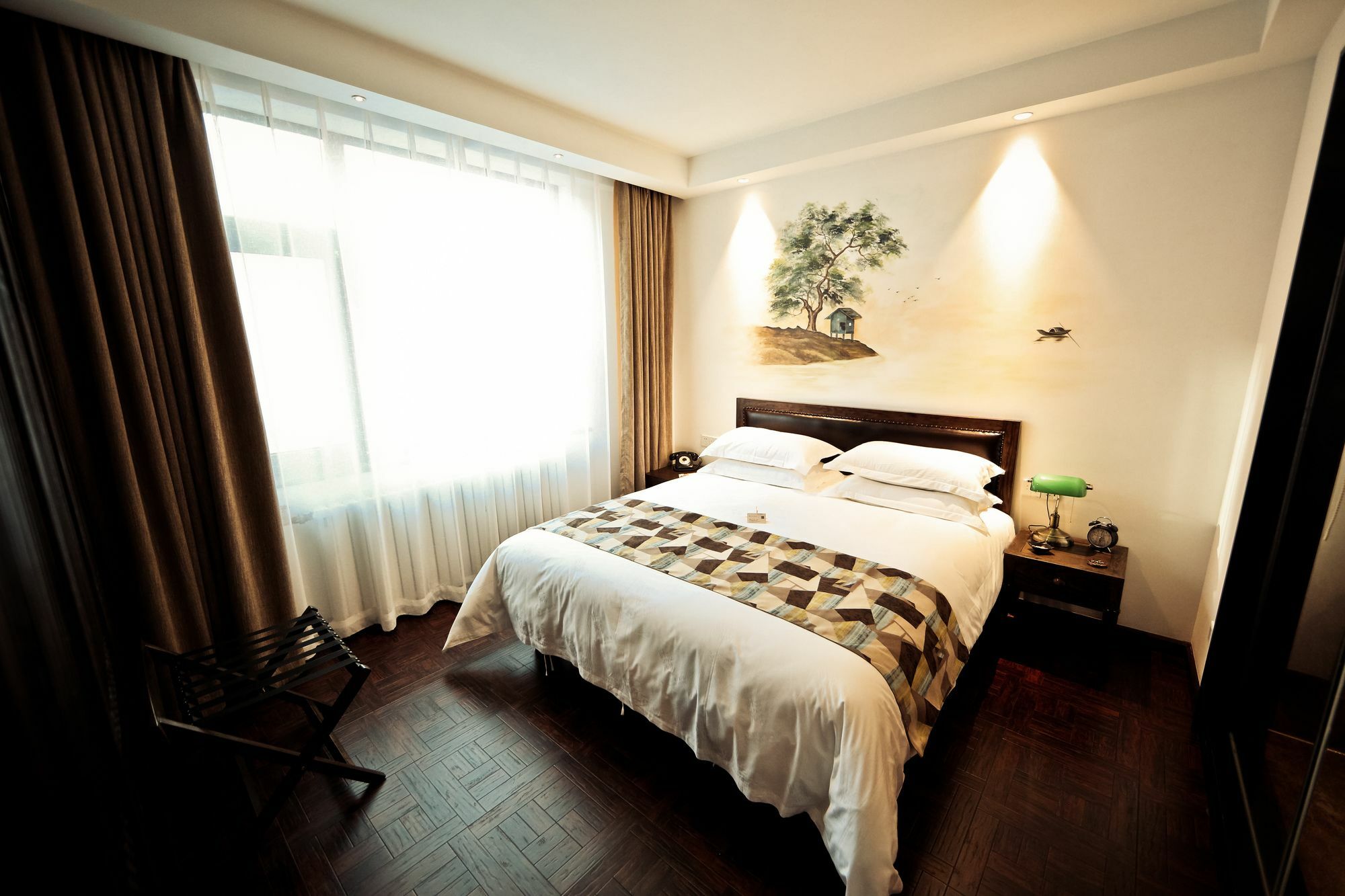 Nost Algia Hotel Near Beijing Panjiayuan Antique Market- Beijing Happy Valley, Cbd, China Zun And Sanlitun, Tian'Anmen Square, Free Ice Cream, Mineral Water, Coffee, Snacks And Laundry Service, Free Gymnastic, English Communication Well מראה חיצוני תמונה