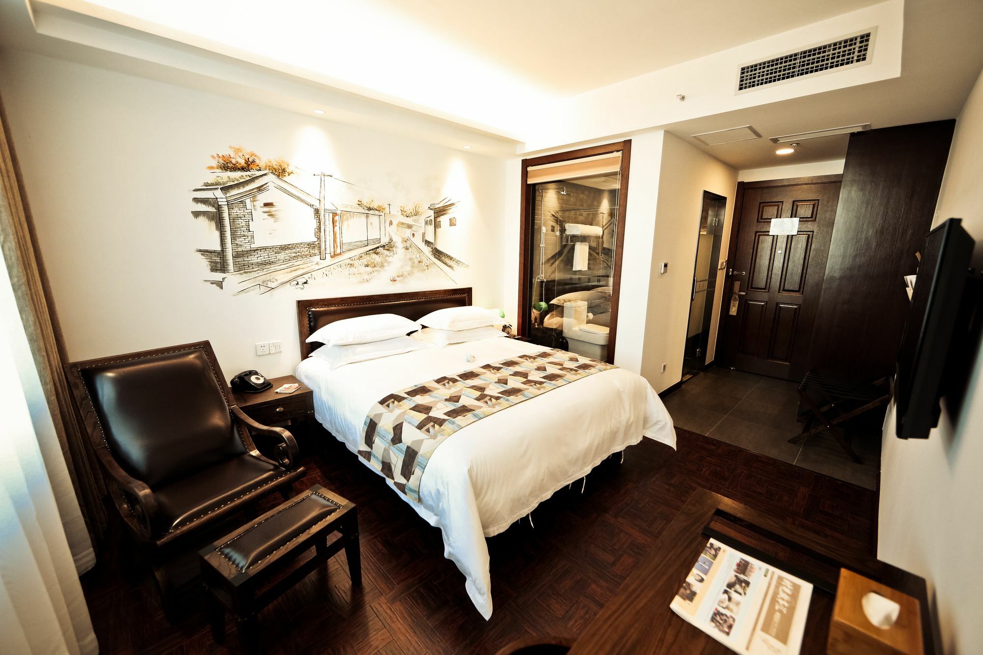 Nost Algia Hotel Near Beijing Panjiayuan Antique Market- Beijing Happy Valley, Cbd, China Zun And Sanlitun, Tian'Anmen Square, Free Ice Cream, Mineral Water, Coffee, Snacks And Laundry Service, Free Gymnastic, English Communication Well מראה חיצוני תמונה